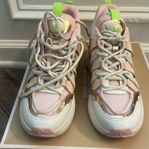 Brand new never worn Micheal Kors sneakers - Picture 1 of 4